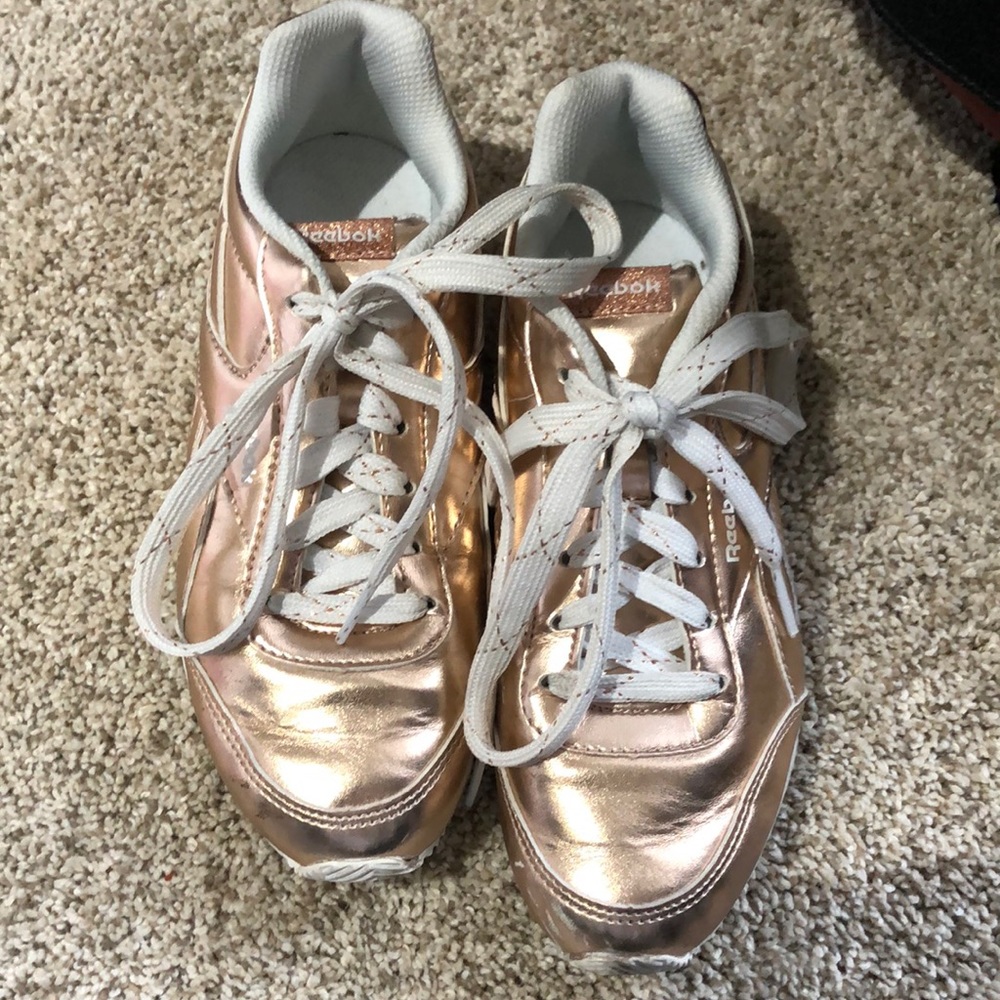 Reebok Gold Snickers -Size 3